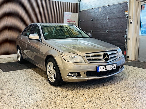 Mercedes-Benz C200 2 of 21