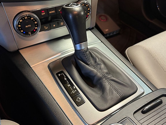 Mercedes-Benz C200 17 of 21