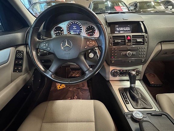 Mercedes-Benz C200 10 of 21