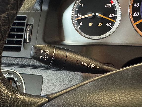 Mercedes-Benz C200 16 of 21