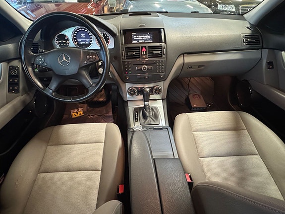 Mercedes-Benz C200 9 of 21