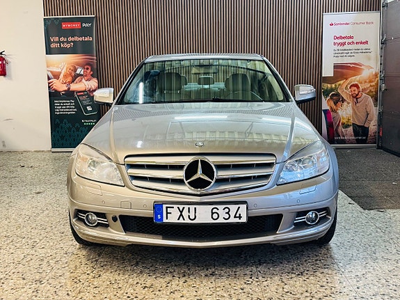 Mercedes-Benz C200 3 of 21