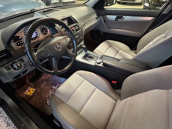 Mercedes-Benz C200 8 of 21