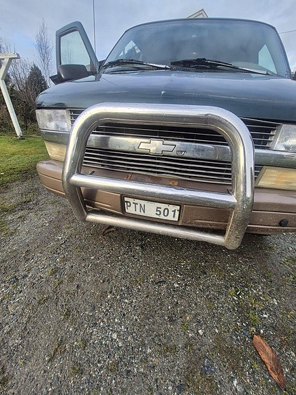 Chevrolet Astro 13 of 15