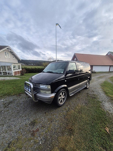 Chevrolet Astro 11 of 15