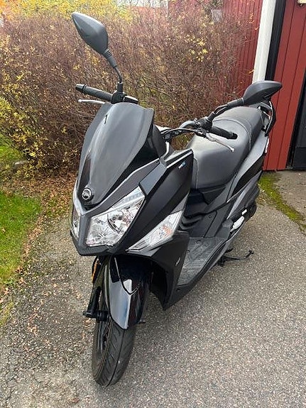 SYM Jet 14 2 of 2