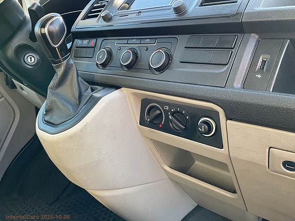 Volkswagen Transporter 15 of 27