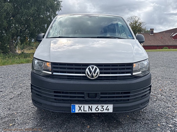 Volkswagen Transporter 2 of 27