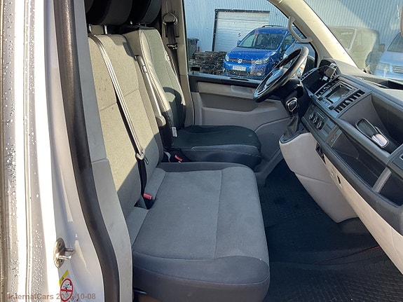 Volkswagen Transporter 16 of 27