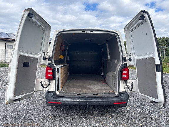 Volkswagen Transporter 9 of 27