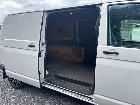 Volkswagen Transporter 10 of 27