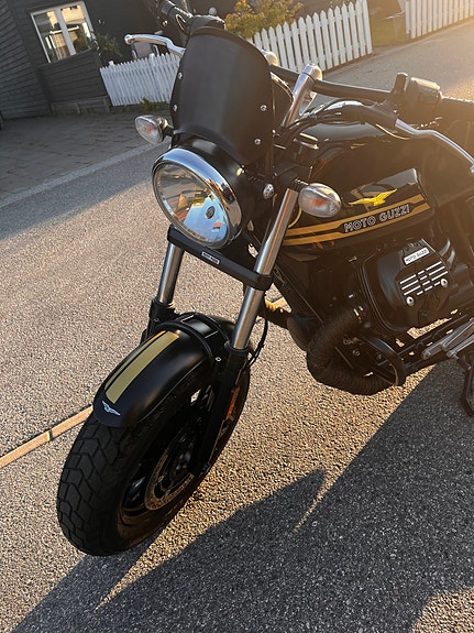 Moto Guzzi Bobber V9 23 of 23