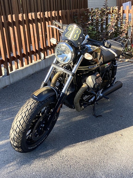 Moto Guzzi Bobber V9 6 of 23