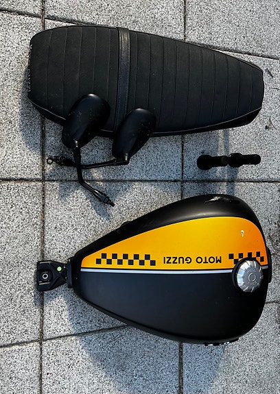 Moto Guzzi Bobber V9 9 of 23