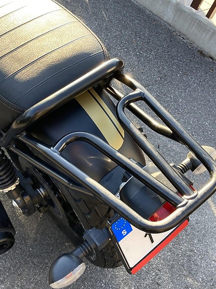 Moto Guzzi Bobber V9 4 of 23