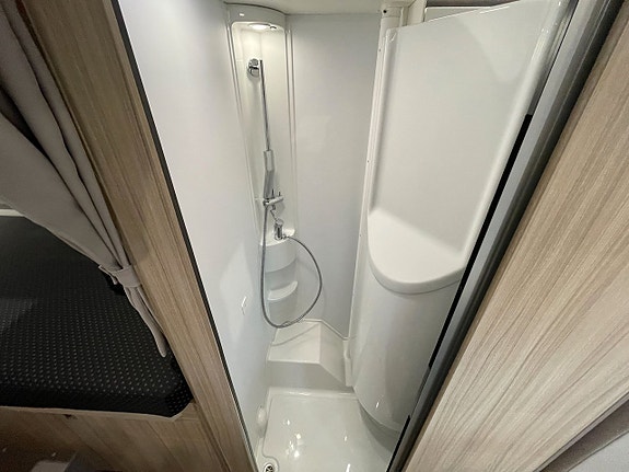 Adria Compact Supreme SL / B-körkort / under 7m / Automat / 17 of 25
