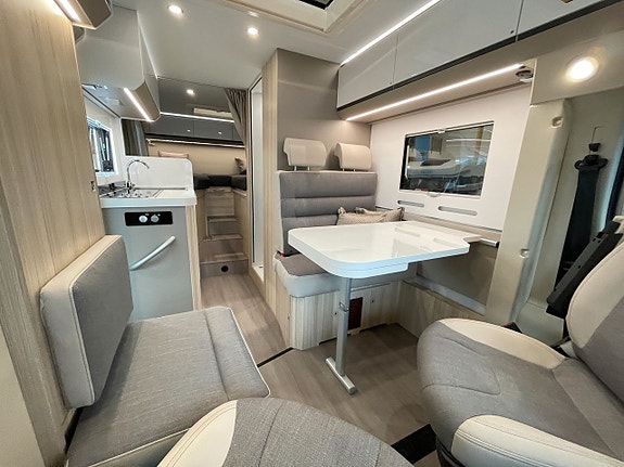 Adria Compact Supreme SL / B-körkort / under 7m / Automat / 7 of 25