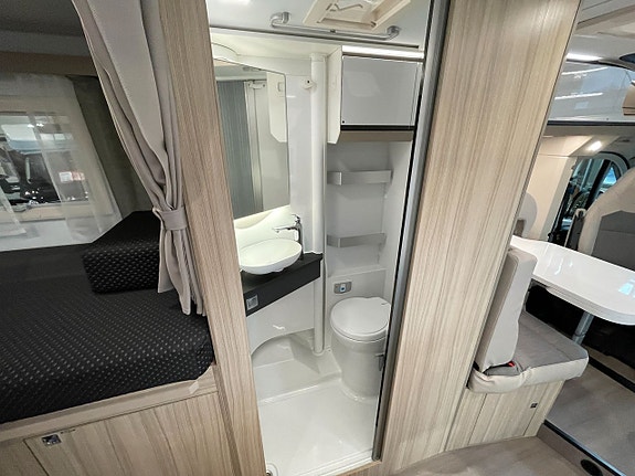 Adria Compact Supreme SL / B-körkort / under 7m / Automat / 15 of 25