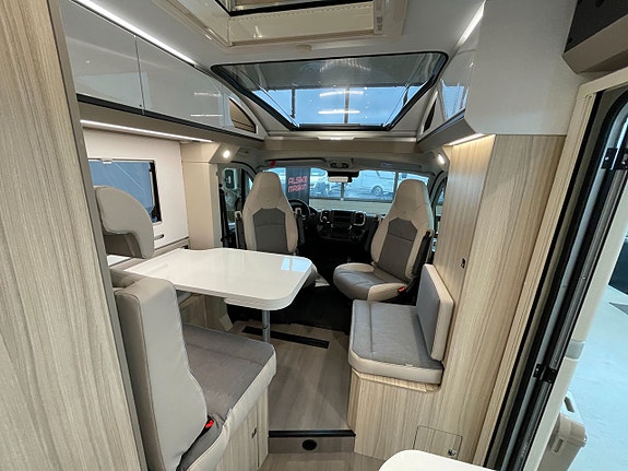 Adria Compact Supreme SL / B-körkort / under 7m / Automat / 18 of 25