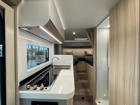Adria Compact Supreme SL / B-körkort / under 7m / Automat / 10 of 25