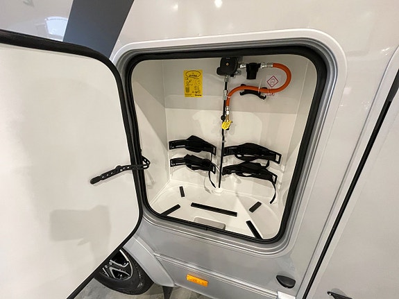 Adria Compact Supreme SL / B-körkort / under 7m / Automat / 24 of 25