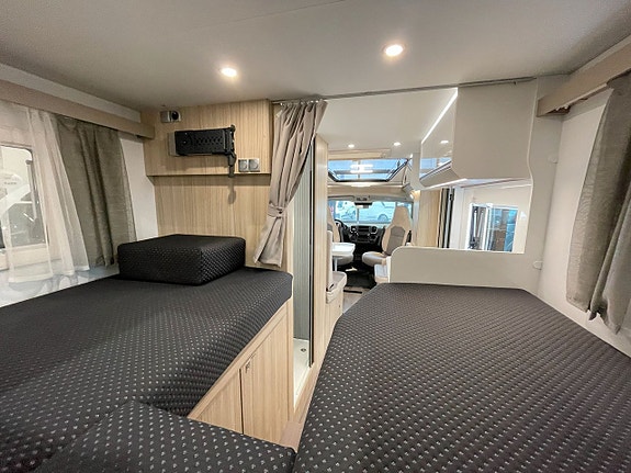 Adria Compact Supreme SL / B-körkort / under 7m / Automat / 13 of 25
