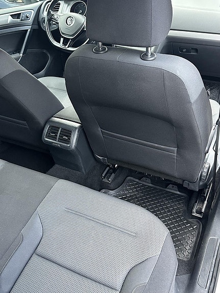Volkswagen Golf VII 8 of 10