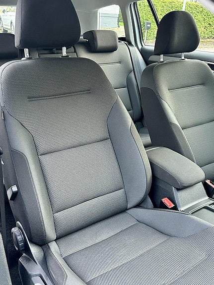 Volkswagen Golf VII 6 of 10