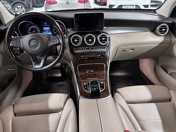 Mercedes-Benz GLC220 d 25 of 27