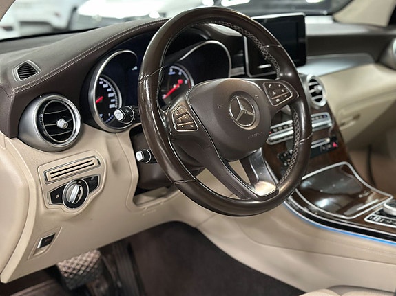 Mercedes-Benz GLC220 d 16 of 27