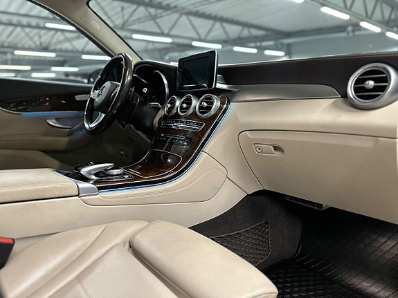 Mercedes-Benz GLC220 d 14 of 27