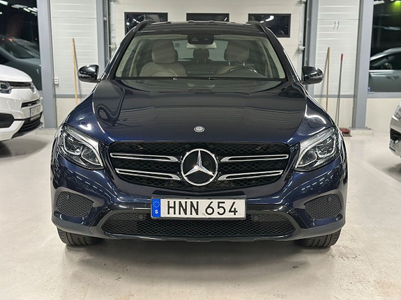 Mercedes-Benz GLC220 d 2 of 5