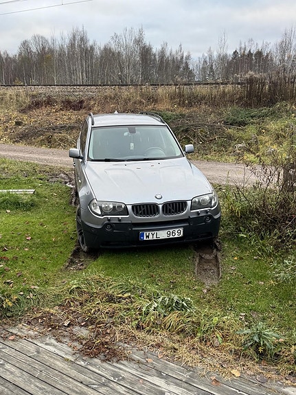 BMW X3 4 of 4