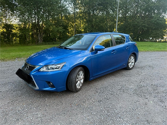 Lexus CT200h 4 of 5