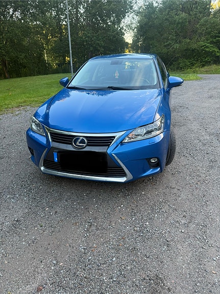 Lexus CT200h 3 of 5