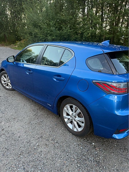 Lexus CT200h 5 of 5
