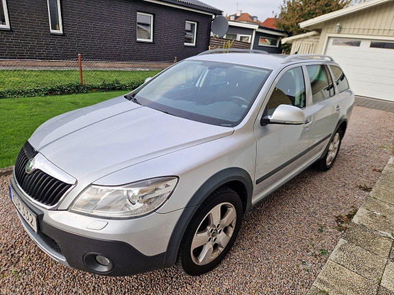 Skoda Octavia 2 of 5