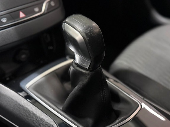 Peugeot 308 SW 8 of 12