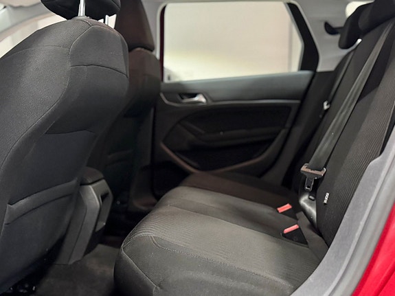 Peugeot 308 SW 12 of 12