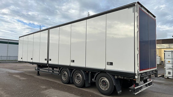 Kel-Berg D100V 3 axlad Skåp trailer med Norge boggi