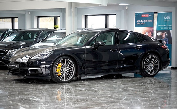 Porsche Panamera 4S 4 of 5