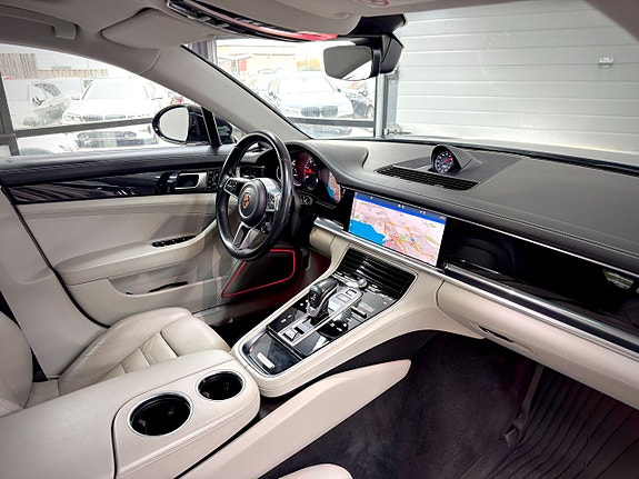 Porsche Panamera 4S 19 of 26