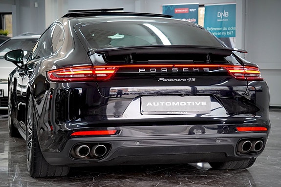 Porsche Panamera 4S 7 of 26