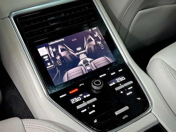 Porsche Panamera 4S 18 of 26