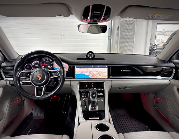Porsche Panamera 4S 12 of 26