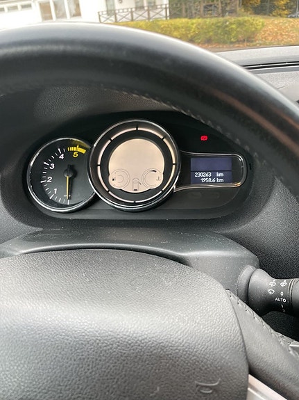 Renault Megane III 4 of 6