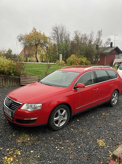 Volkswagen Passat 2 of 5
