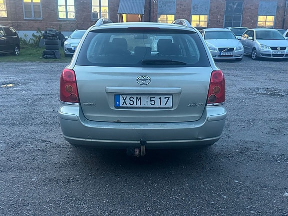 Toyota Avensis 5 of 5