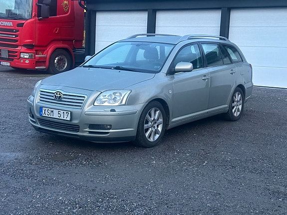 Toyota Avensis 3 of 5