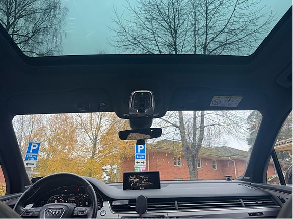 Audi Q7 4 of 5